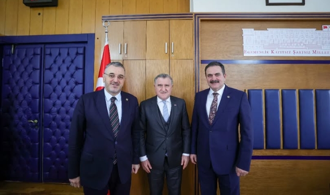 İpek ve Çilez Bak'ı ziyaret etti
