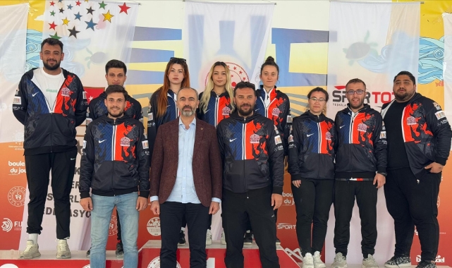Üniversiteye çifte bronz