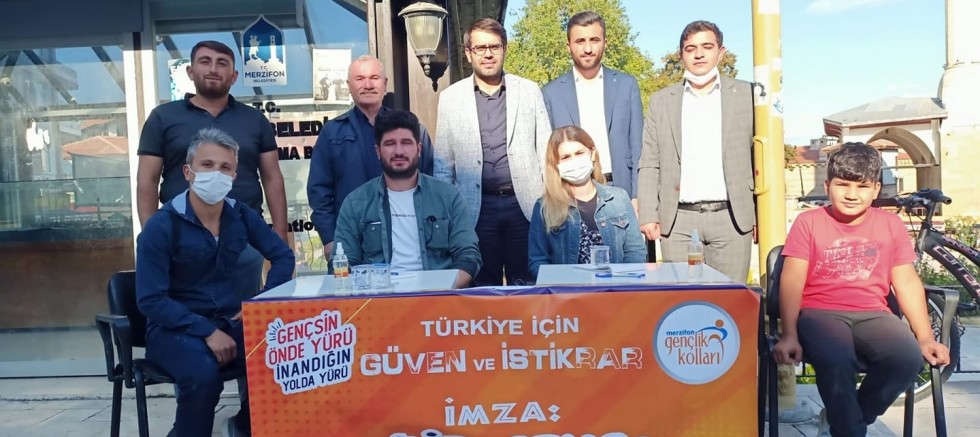AK GENÇLİK SAHADA