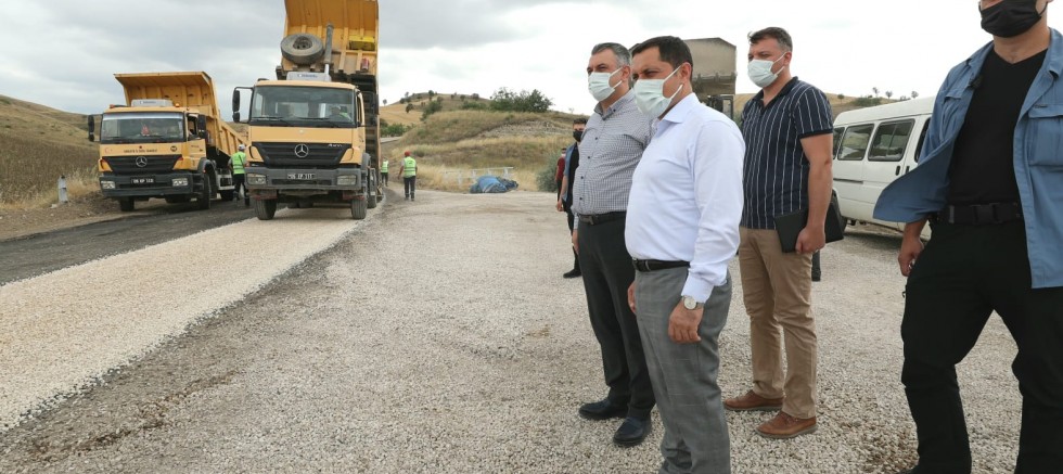 ASFALT ÇALIŞMALARINI YERİNDE İNCELEDİLER