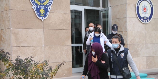 HIRSIZLIK YAPAN 5 ZANLIDAN 2'Sİ TUTUKLANDI