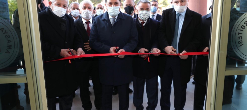 ‘HÜSEYİN HÜSAMEDDİN YASAR’ KÜTÜPHANESİ HİZMETE AÇILDI