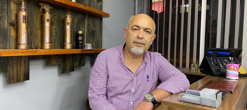 KUAFÖRLÜK MESLEĞİNE 33 YILDIR HAYAT VERİYOR