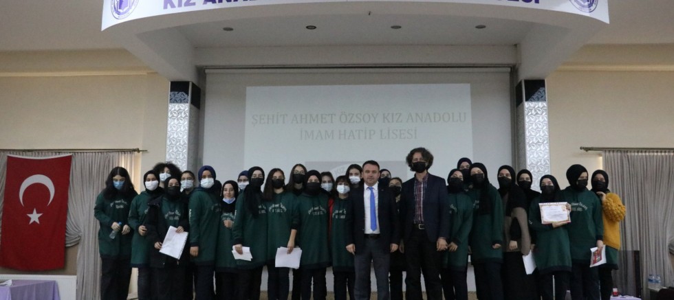 SEZAİ KARAKOÇ ANISINA ŞİİR DİNLETİSİ DÜZENLENDİ