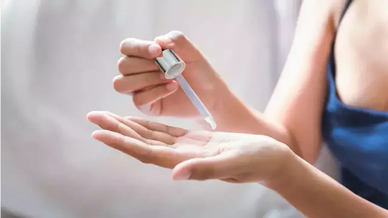 40 Yaş Sonrası Her Kadının Bilmesi Gereken Cilt Bakım İpuçları: Genç ve Işıltılı Bir Cilt İçin Altın Kurallar 6