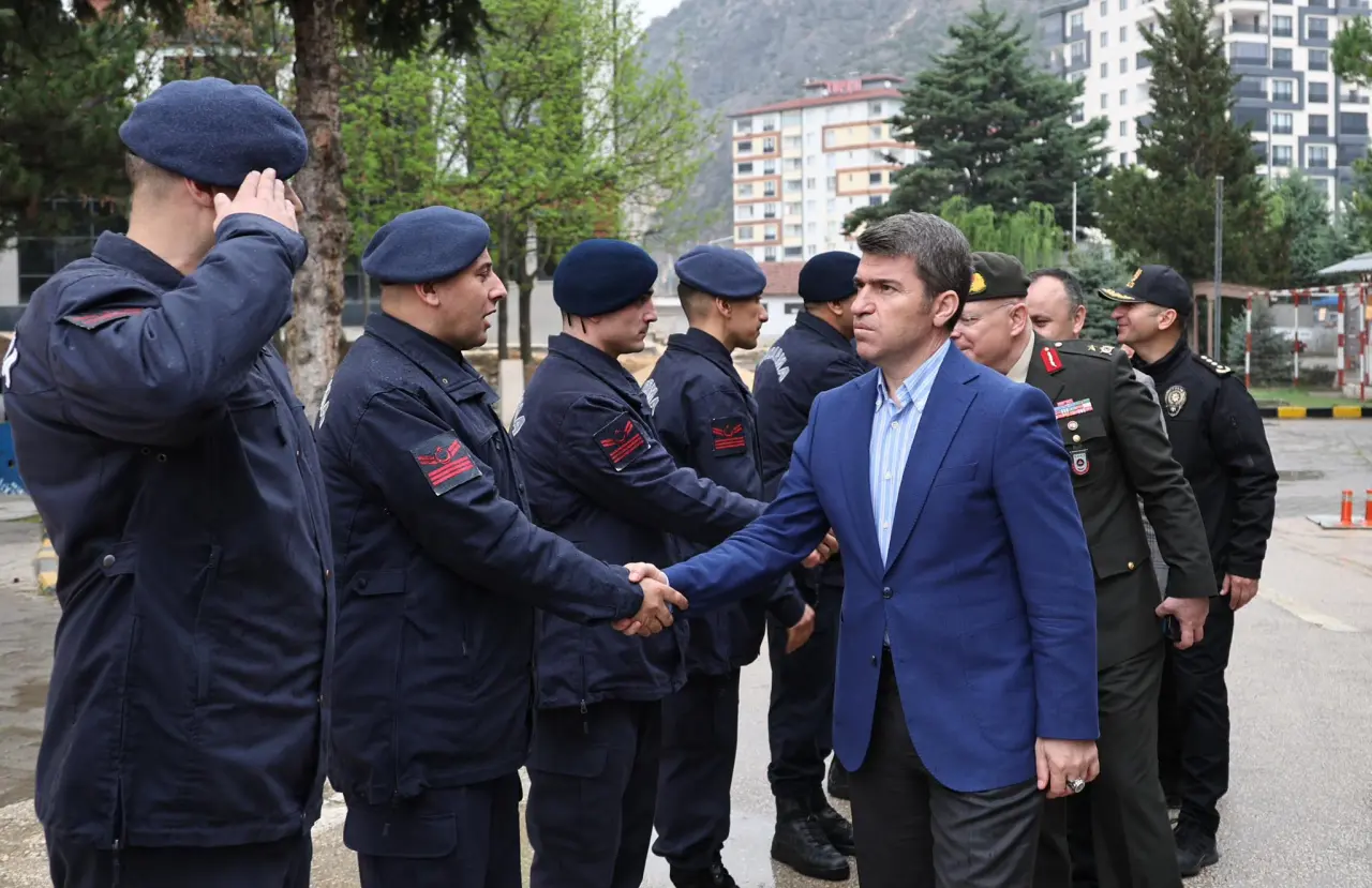 Bayramda Görev Başındaki Personeli Unutmadı 3