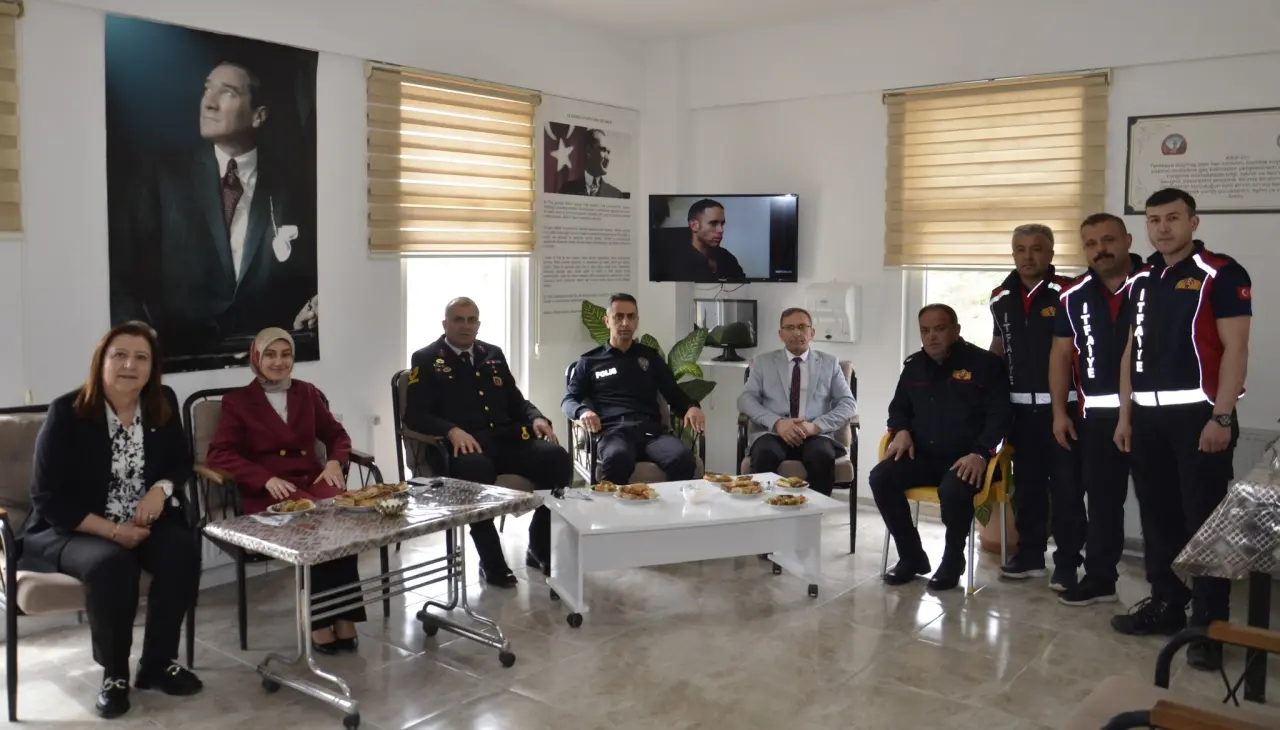 Gümüşhacıköy Protokolünden Görev Başındaki Personele Ziyaret 1