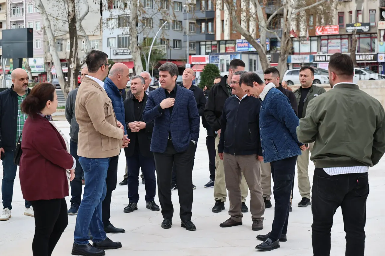 Bakan ve İpek, Suluova’daki Şeker Camii İnşaatını İnceledi 1