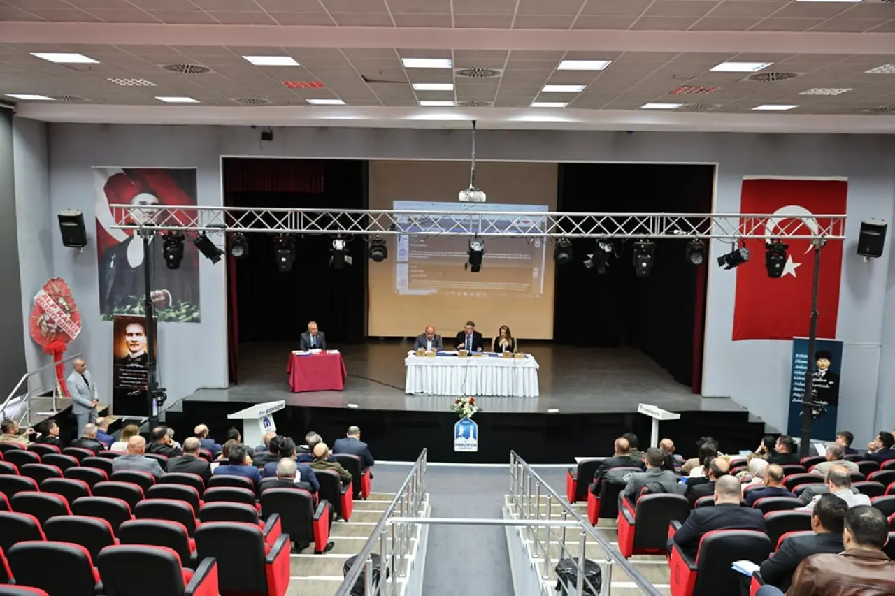 Faaliyet Raporu’na AK Parti’den Red 3