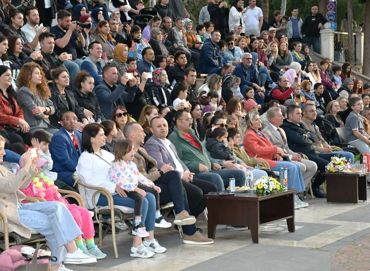 Başkan Sevindi Genç Yeteneklerle Sanat Buluşmasında 2