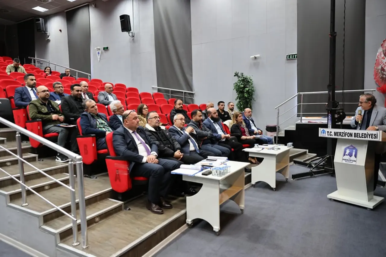 Faaliyet Raporu’na AK Parti’den Red 1