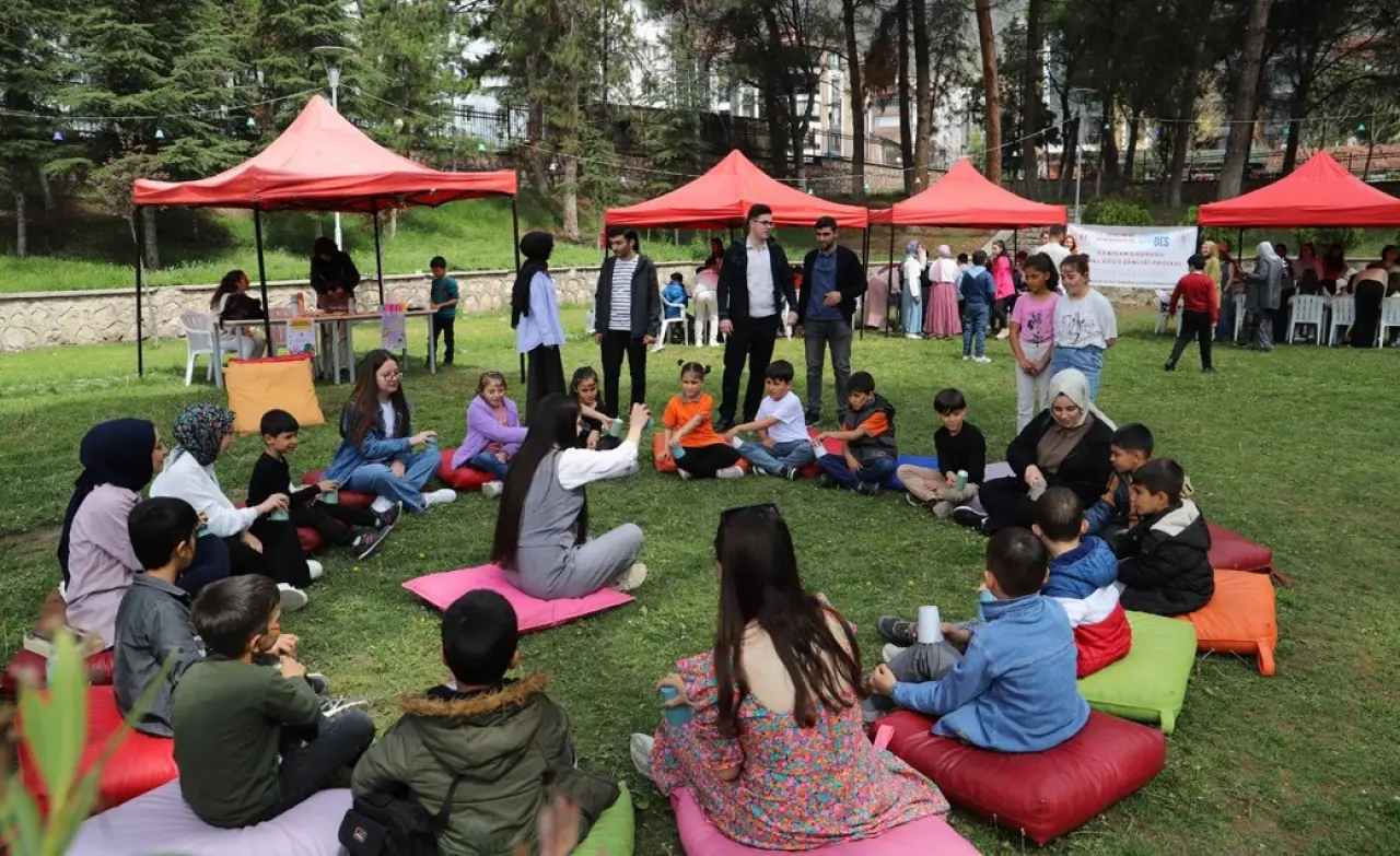 Amasya Üniversitesi’nde 23 Nisan Coşkusu: Hayal Gücü Şenliği Minik Yürekleri Buluşturdu 3