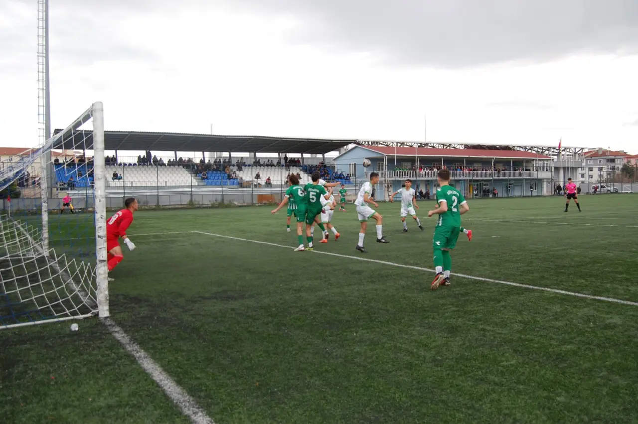 Çorum Gençlik Mimar Sinan Spor Finalde 3
