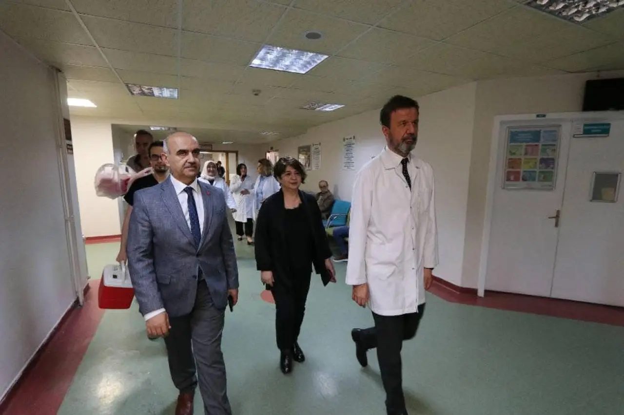 Görev Başındaki Ebeler Unutulmadı: Amasya’da Pasta Sürprizi! 1