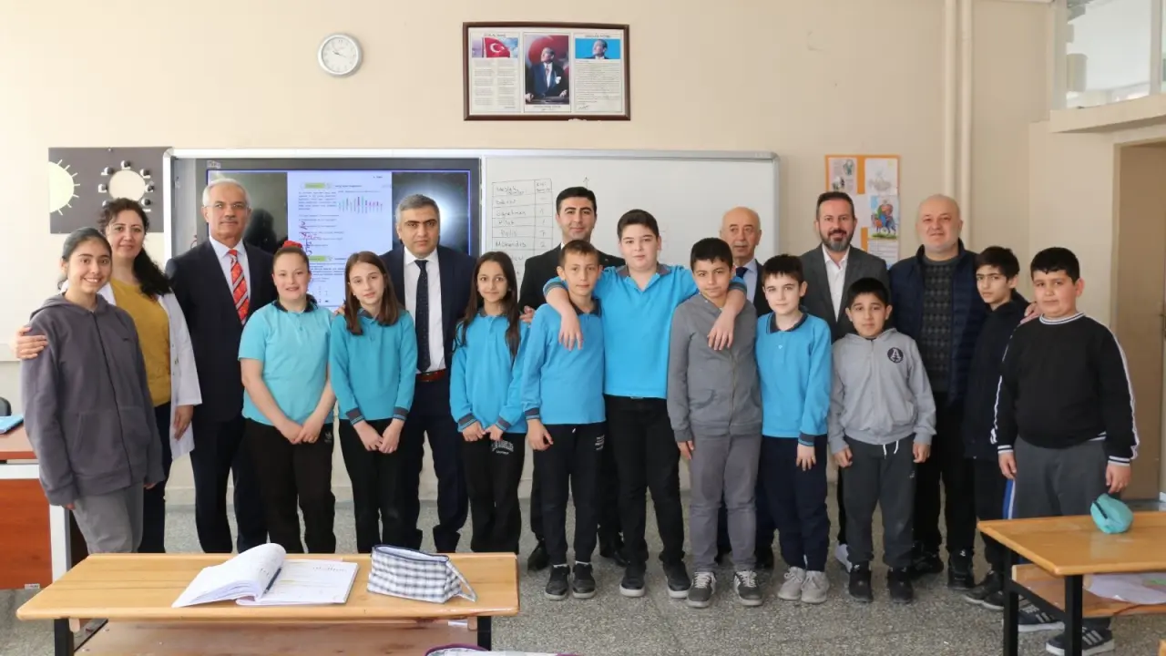 Kaymakam Karaaslan’dan Okul Ziyaretleri: Eğitim Süreçlerini Yerinde İnceledi 1