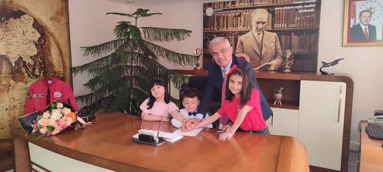 Miniklerden Kum Havuzu Talebi, Müdürden Anında Destek! 1