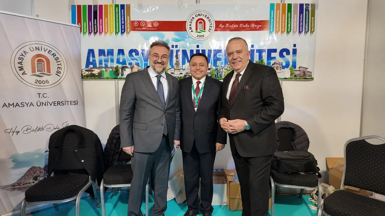 Amasya Üniversitesi OKAF’25’te Gençlerle Buluştu 2