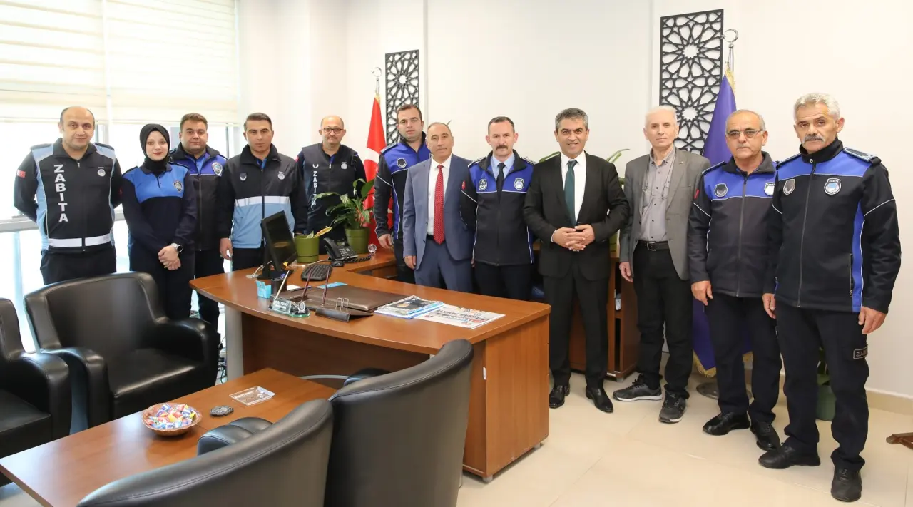 Başkan Uzun, Bayram Tatili Sonrası Personelle Bayramlaştı 2