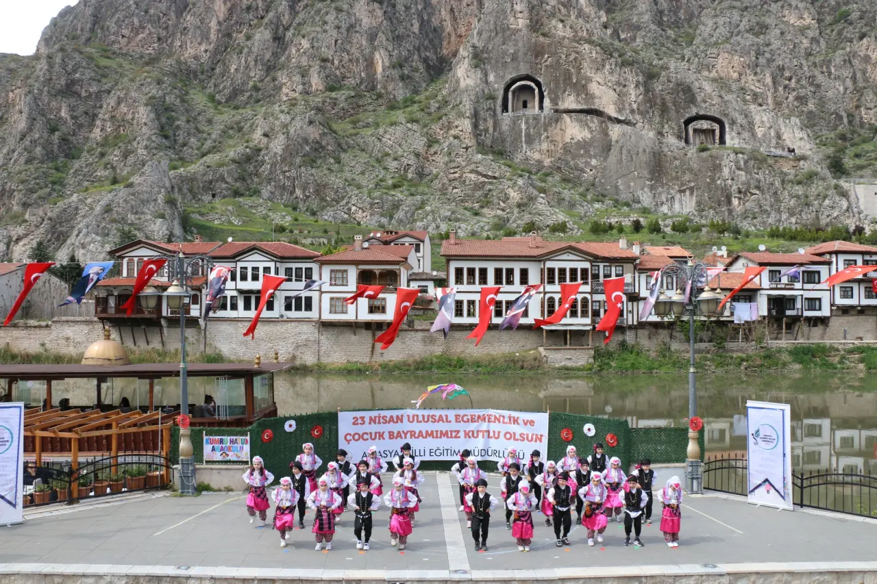 Amasya’da 23 Nisan Etkinlikleri Coşkuyla Sürüyor 1