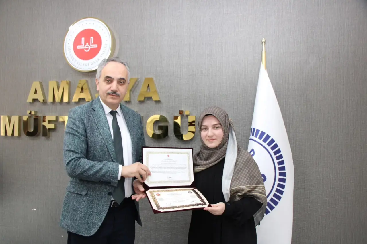 Amasya’da Genç Hafızlar Belgelerini Aldı 3