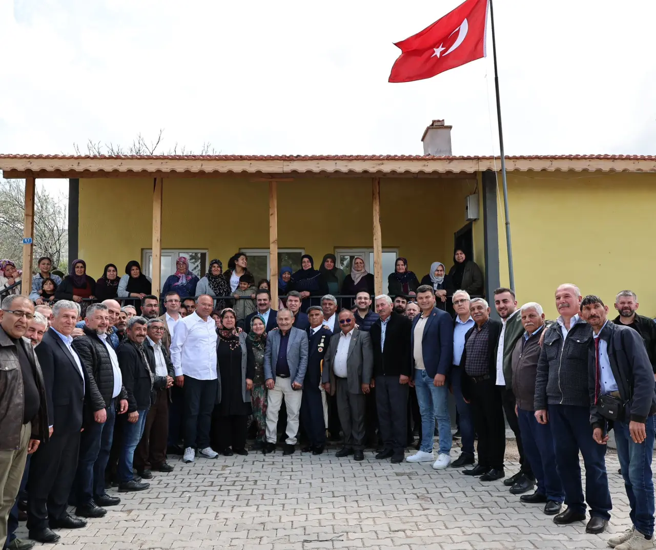 Bakan ve İpek İlgazi Köyü’nde Vatandaşlarla Buluştu 3