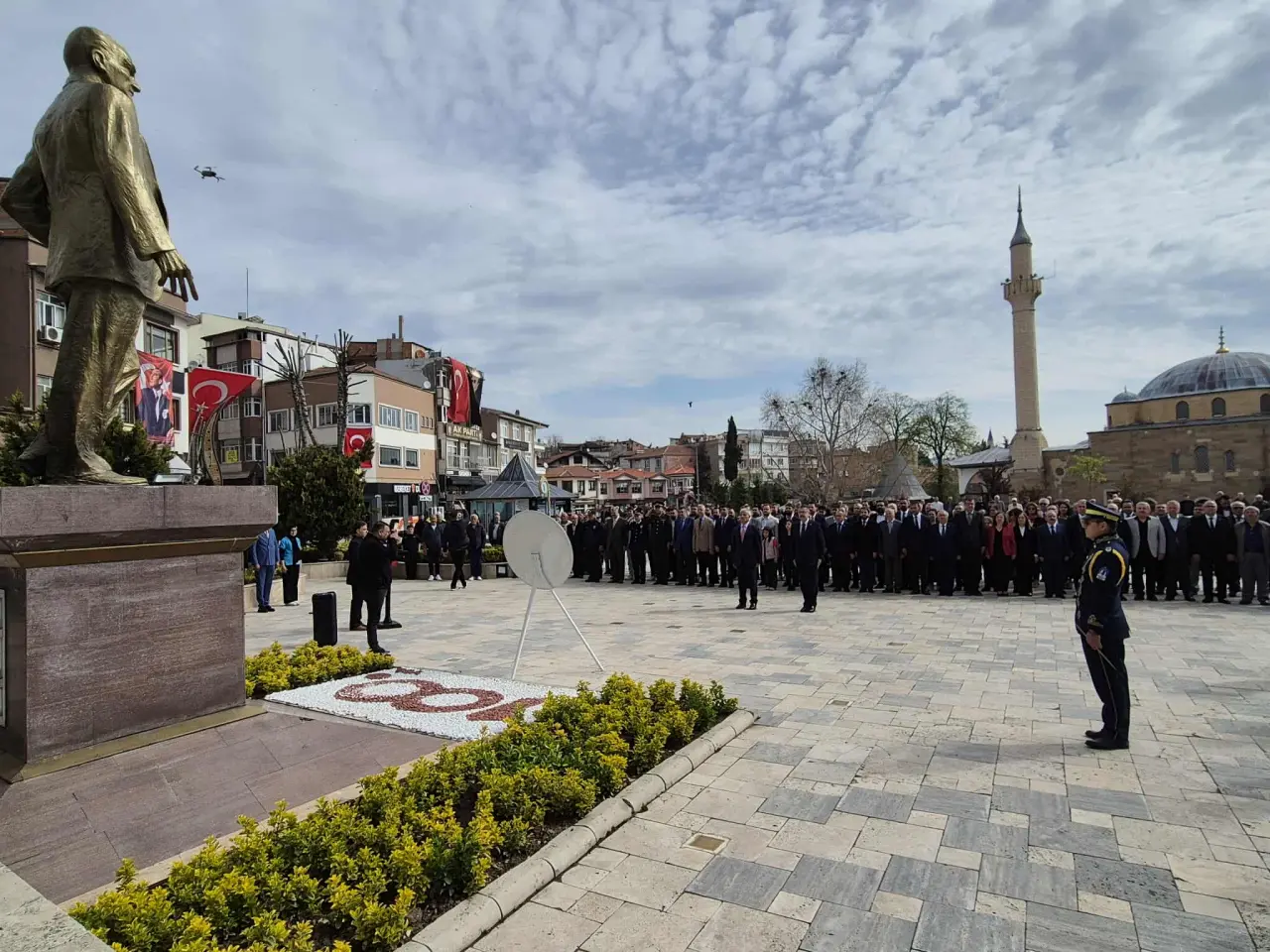Merzifon'da 23 Nisan Coşkusu: Atatürk Anıtı'na Çelenk Sunuldu 3