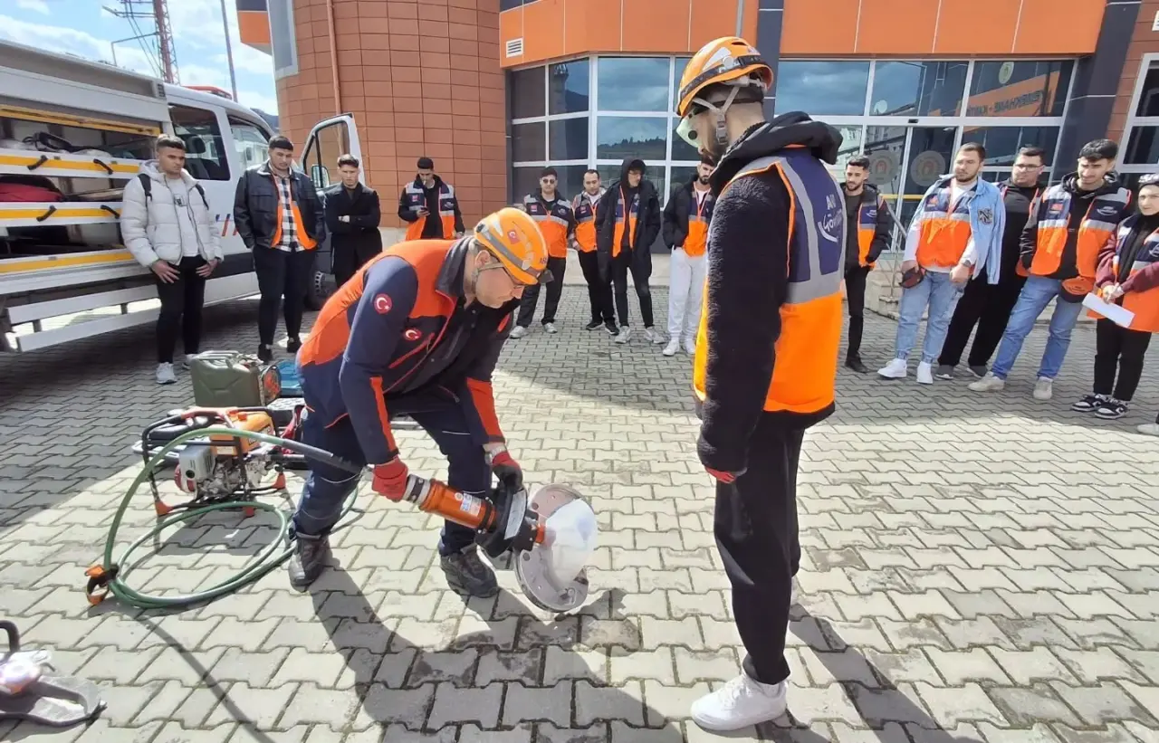 Amasya AFAD’dan Gençlere Afet Gönüllülüğü Eğitimi 4