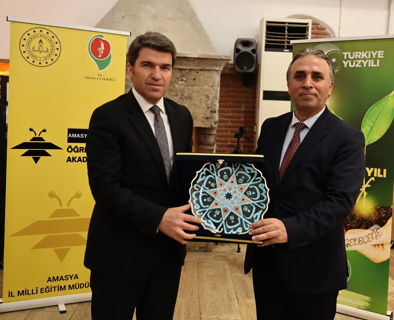 Amasya’da Kültür ve Medeniyet Söyleşisi: Mahmut Bıyıklı Eğitimcilerle Buluştu 2