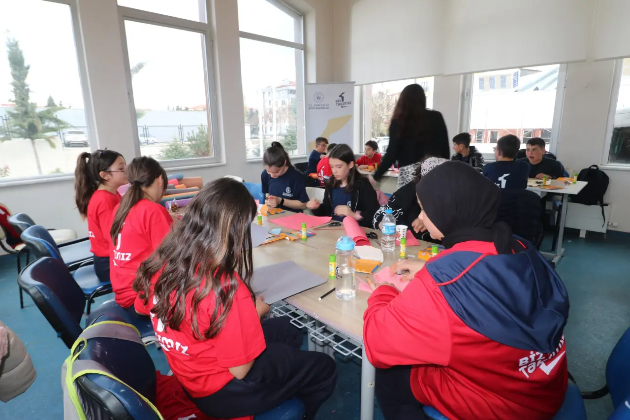 Merzifon’da Gençler Sporla Kaynaşıyor: “Biz Bir Takımız” Projesi Sürüyor 1