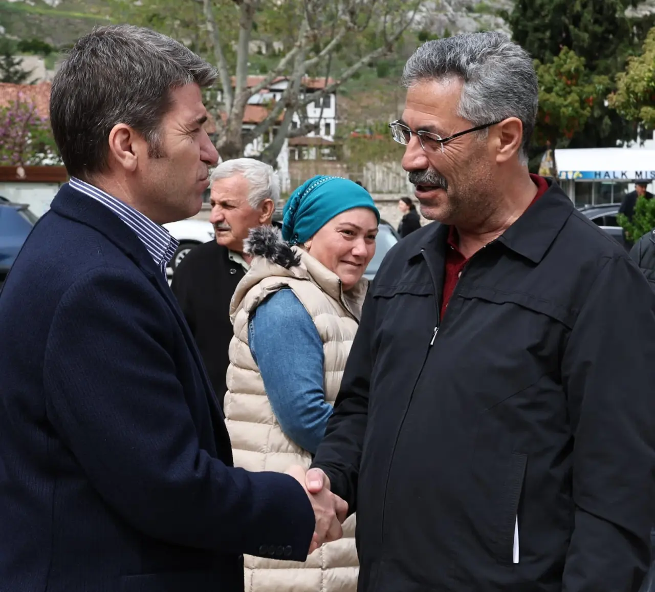 Vali Önder Bakan, Vatandaşlarla Bir Arada 1