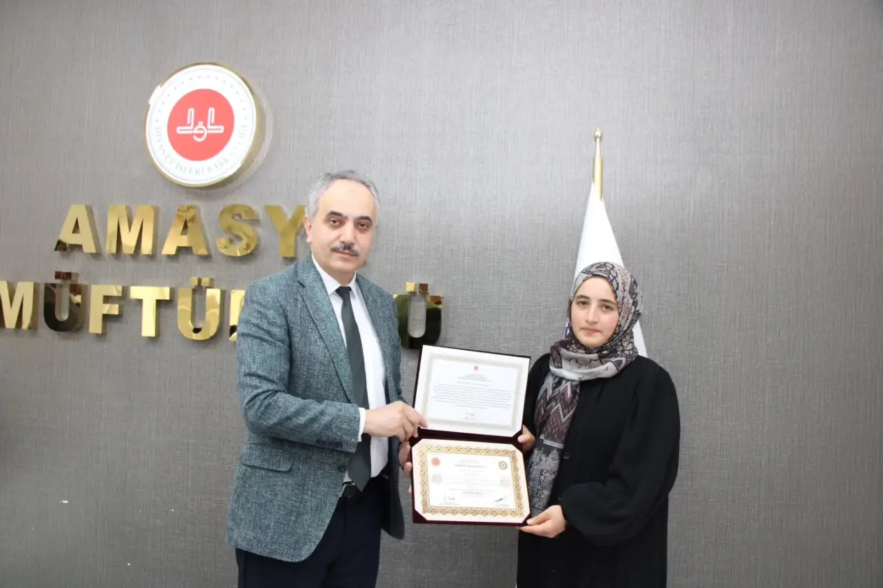 Amasya’da Genç Hafızlar Belgelerini Aldı 4