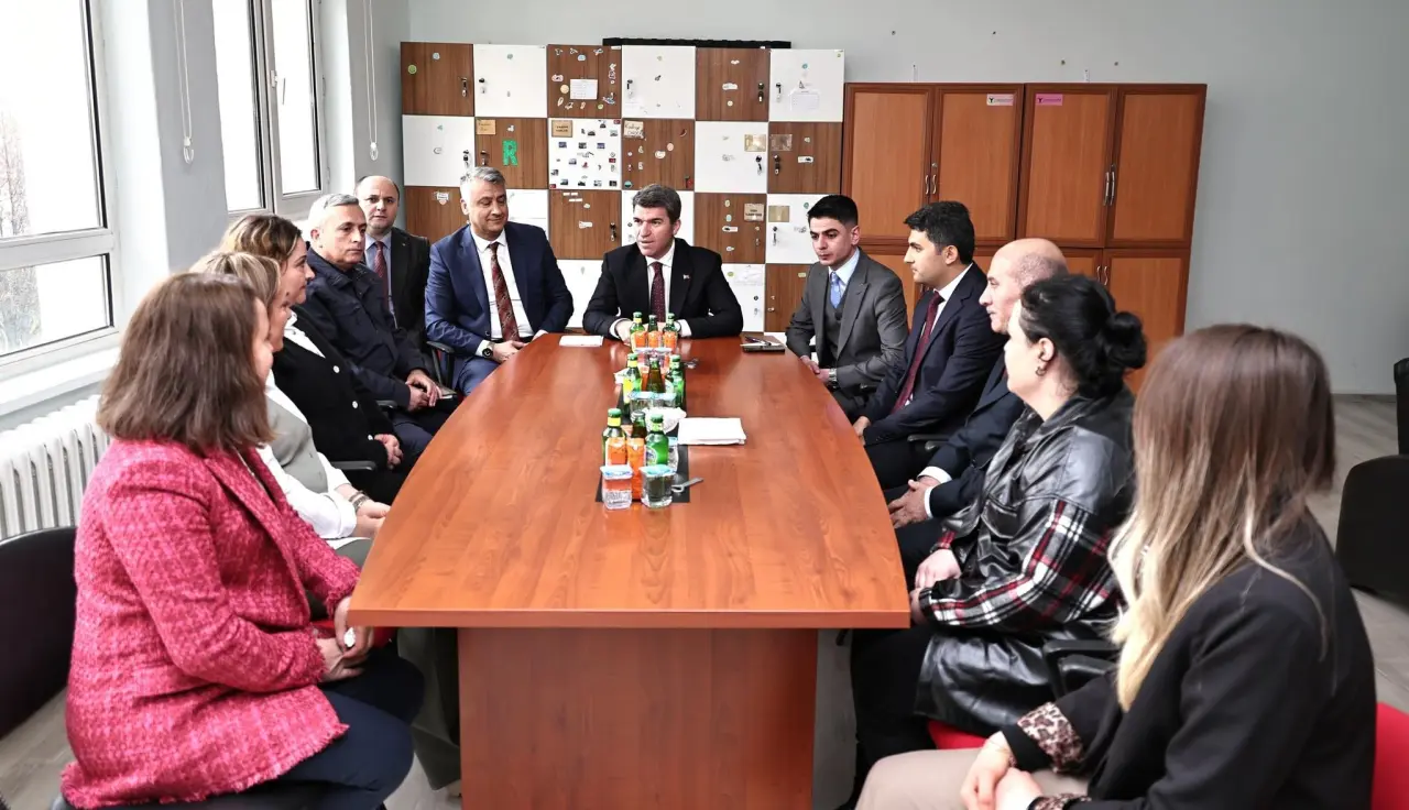 Vali Önder Bakan’dan Taşova’da Eğitime Yakın İlgi 2