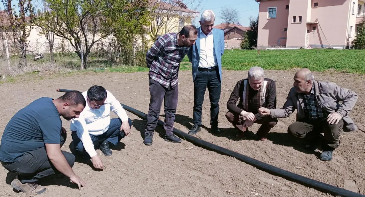 AK Partili Heyet, Zirai Dondan Etkilenen Köyleri Ziyaret Etti 4