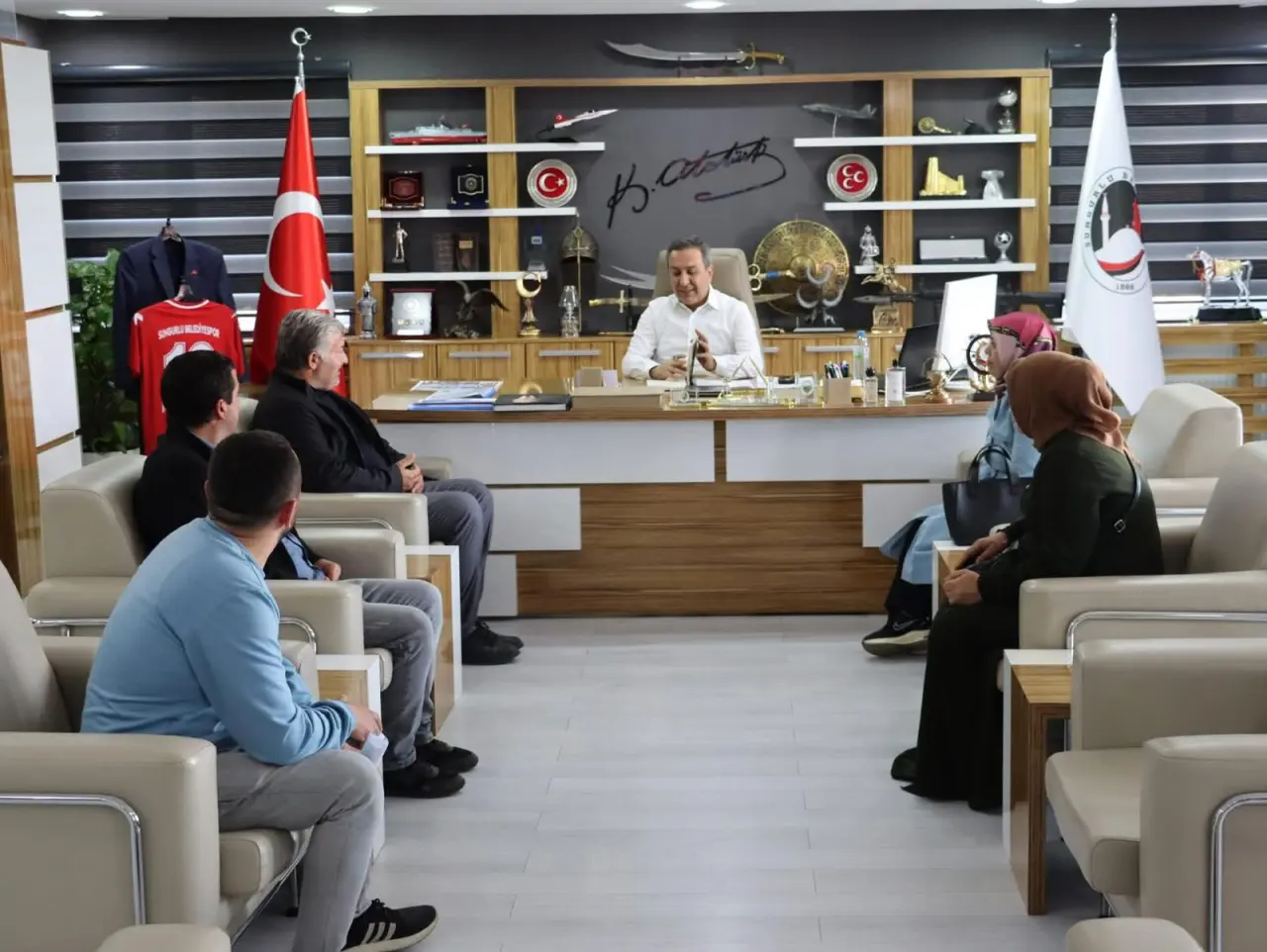 Başkan Muhsin Dere, Sungurluluların Taleplerini Dinlemeye Devam Ediyor 2
