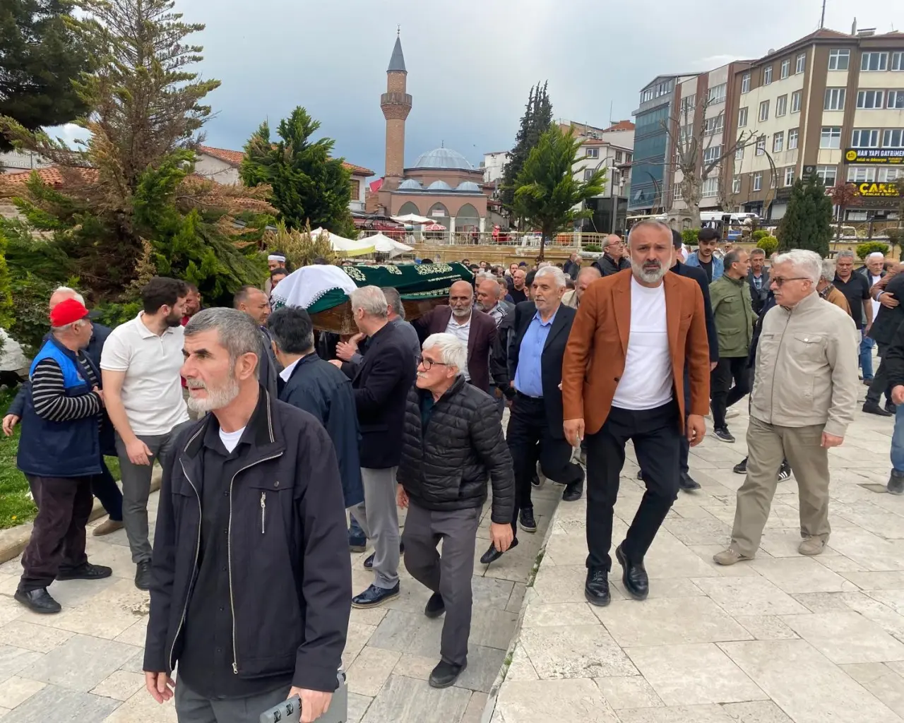 Türkan Uysal Son Yolculuğuna Uğurlandı 1