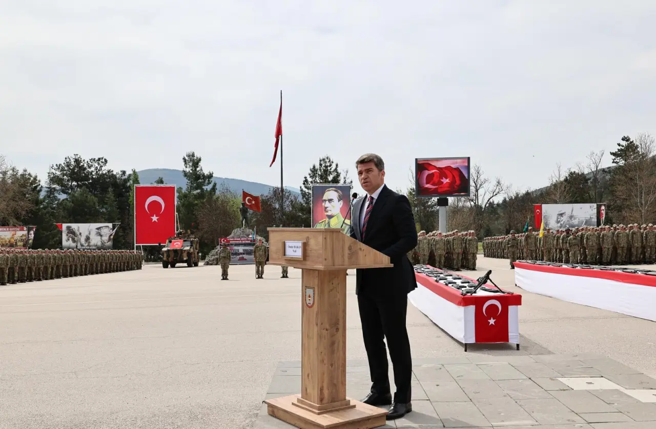 Amasya’da Mehmetçiklerin Antı Törenle Taçlandı 2