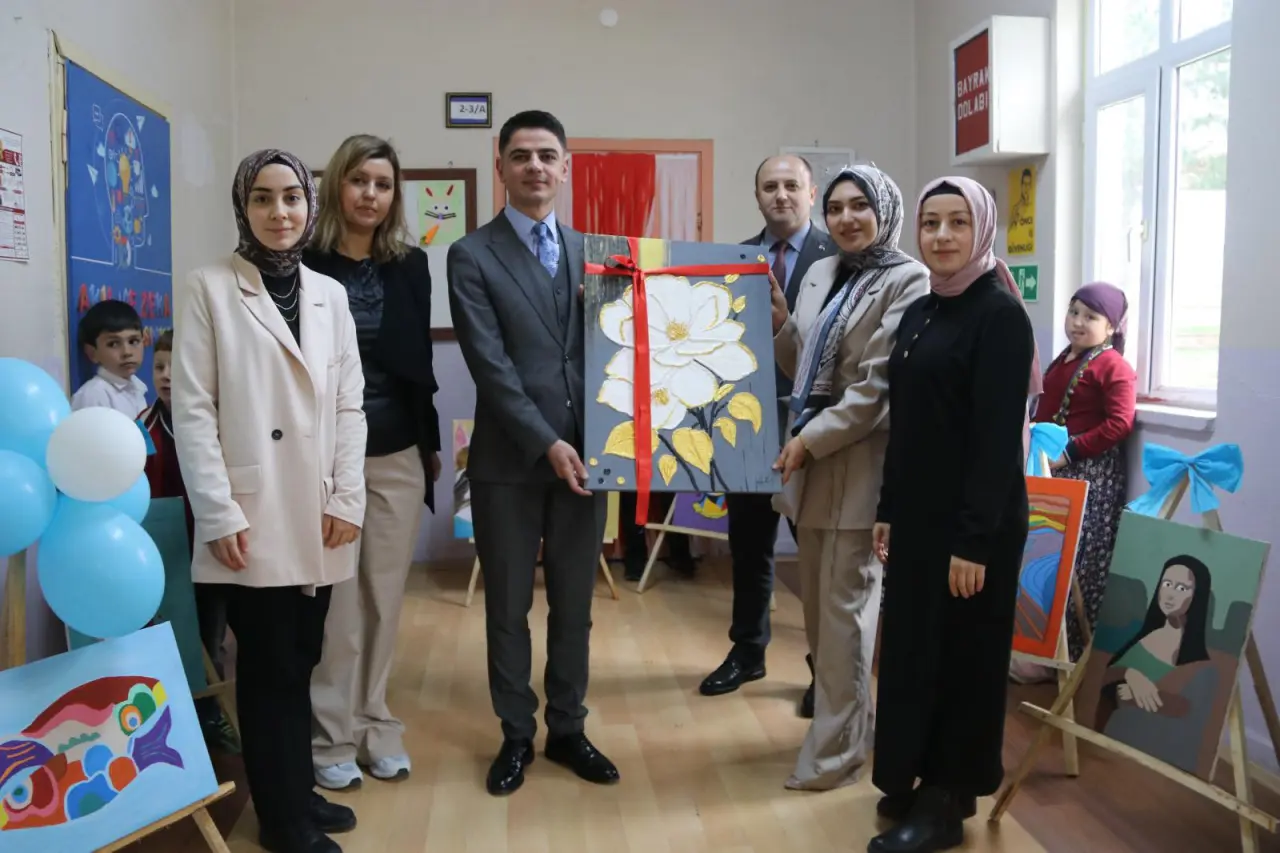 Taşova’da Eğitim ve Sanat Bir Arada: ‘Minik Eller Büyük Ustalar’ Sergisi 2