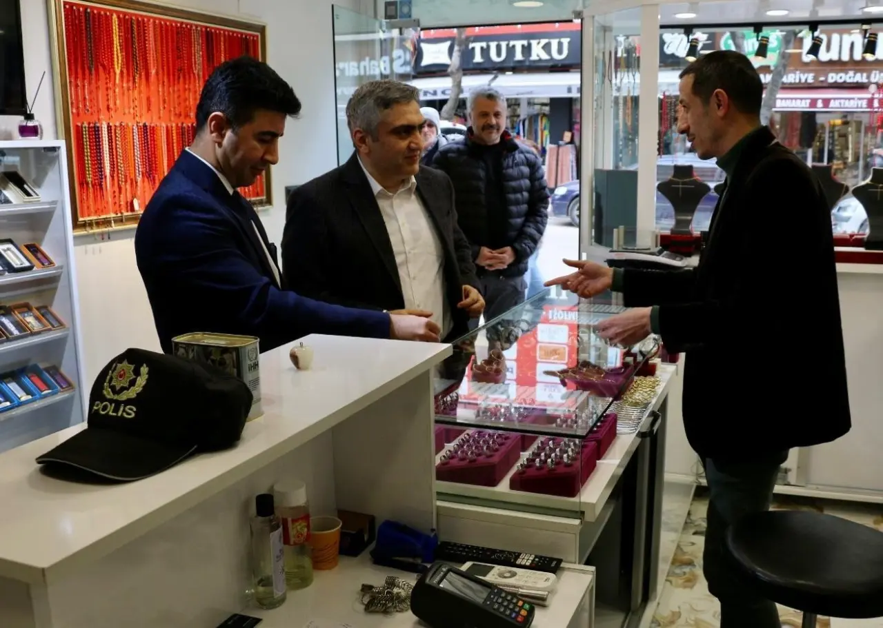 Kaymakam Karaaslan’dan Esnafa Ziyaret: “Esnafımız Ayakta Kalırsa, Yerel Ekonomi Canlı Kalır” 2