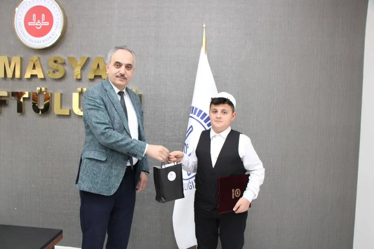 Amasya’da Genç Hafızlar Belgelerini Aldı 2