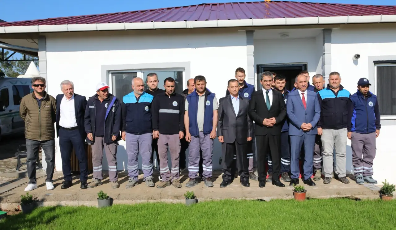 Başkan Uzun, Bayram Tatili Sonrası Personelle Bayramlaştı 1