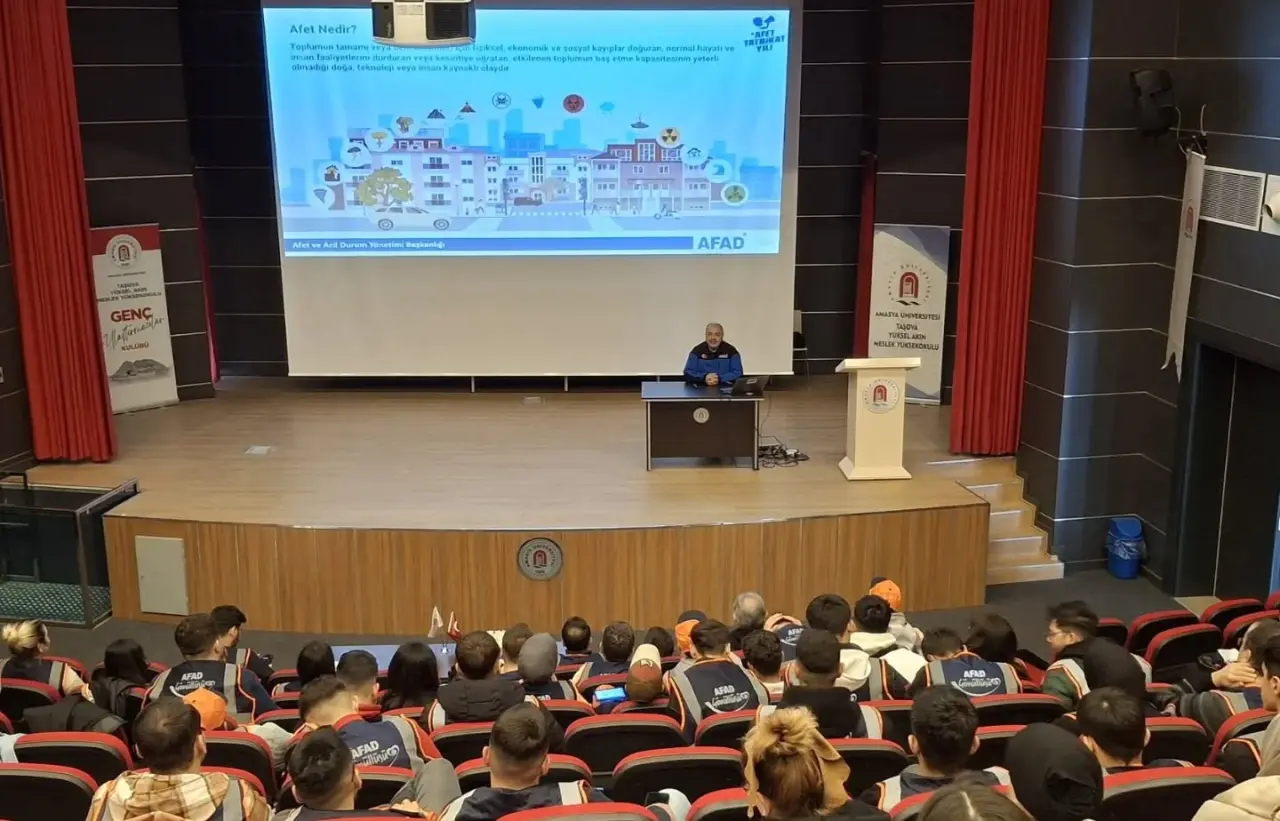 Amasya AFAD’dan Gençlere Afet Gönüllülüğü Eğitimi 1