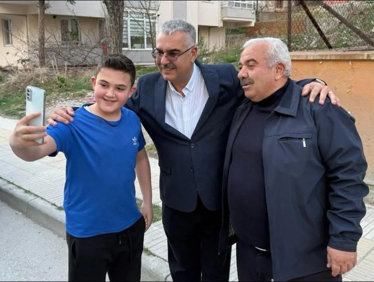 AHLATCI’DAN ÖRNEK DAVRANIŞ! 4