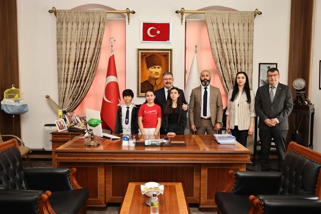 Merzifon’da Başkanlık Koltuğu Miniklere Emanet! 4