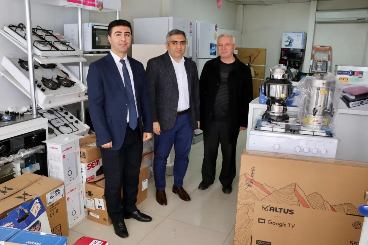 Kaymakam Karaaslan’dan Esnafa Ziyaret: “Esnafımız Ayakta Kalırsa, Yerel Ekonomi Canlı Kalır” 1