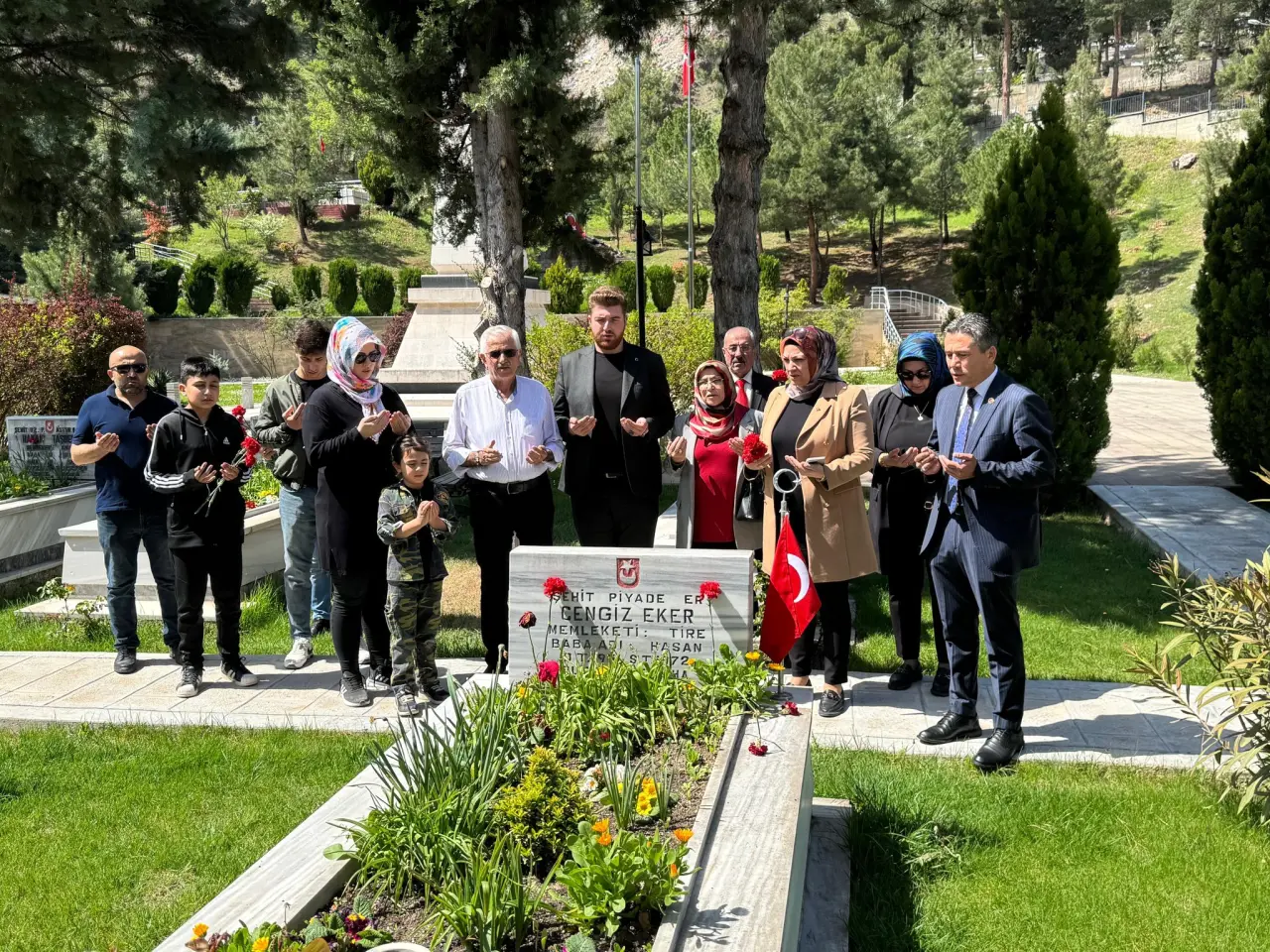 MHP Amasya Teşkilatı’ndan Şehitliğe Anlamlı Ziyaret 3