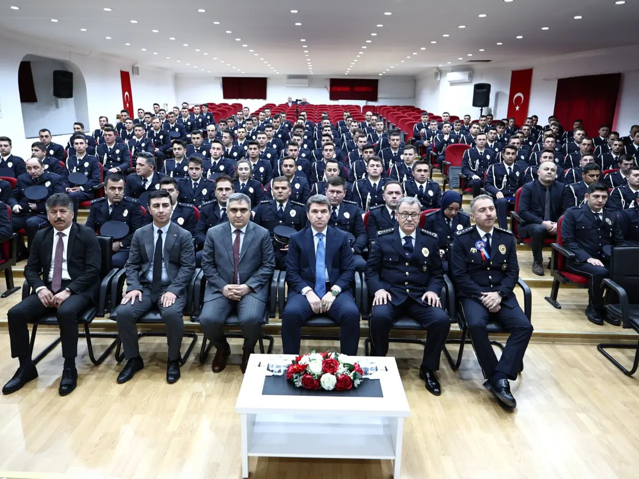 Vali Bakan Merzifon POMEM’de Geleceğin Polisleri ile buluştu 2