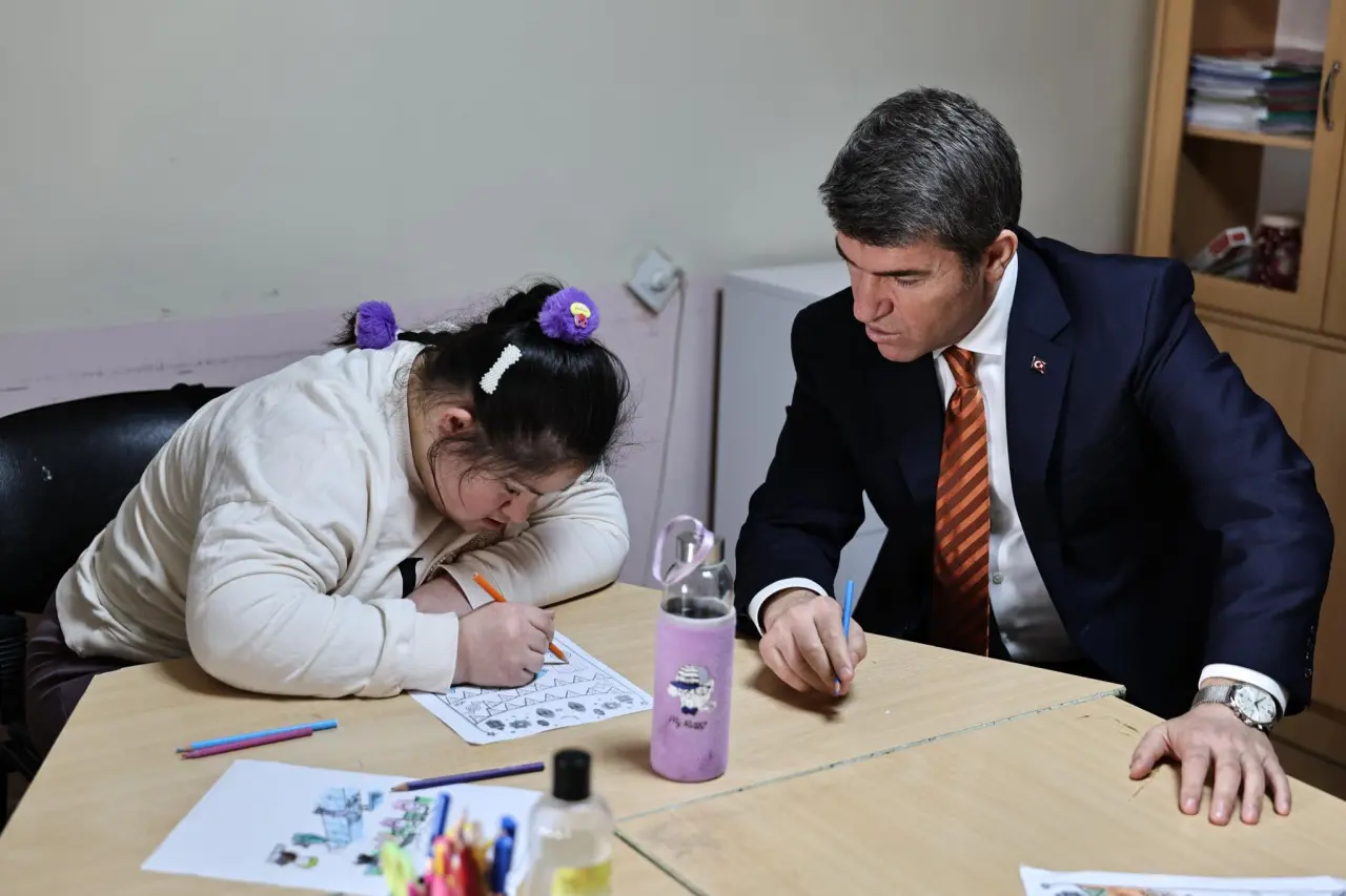 Vali Bakan’dan Özel Eğitim Okullarına Anlamlı Ziyaret 1