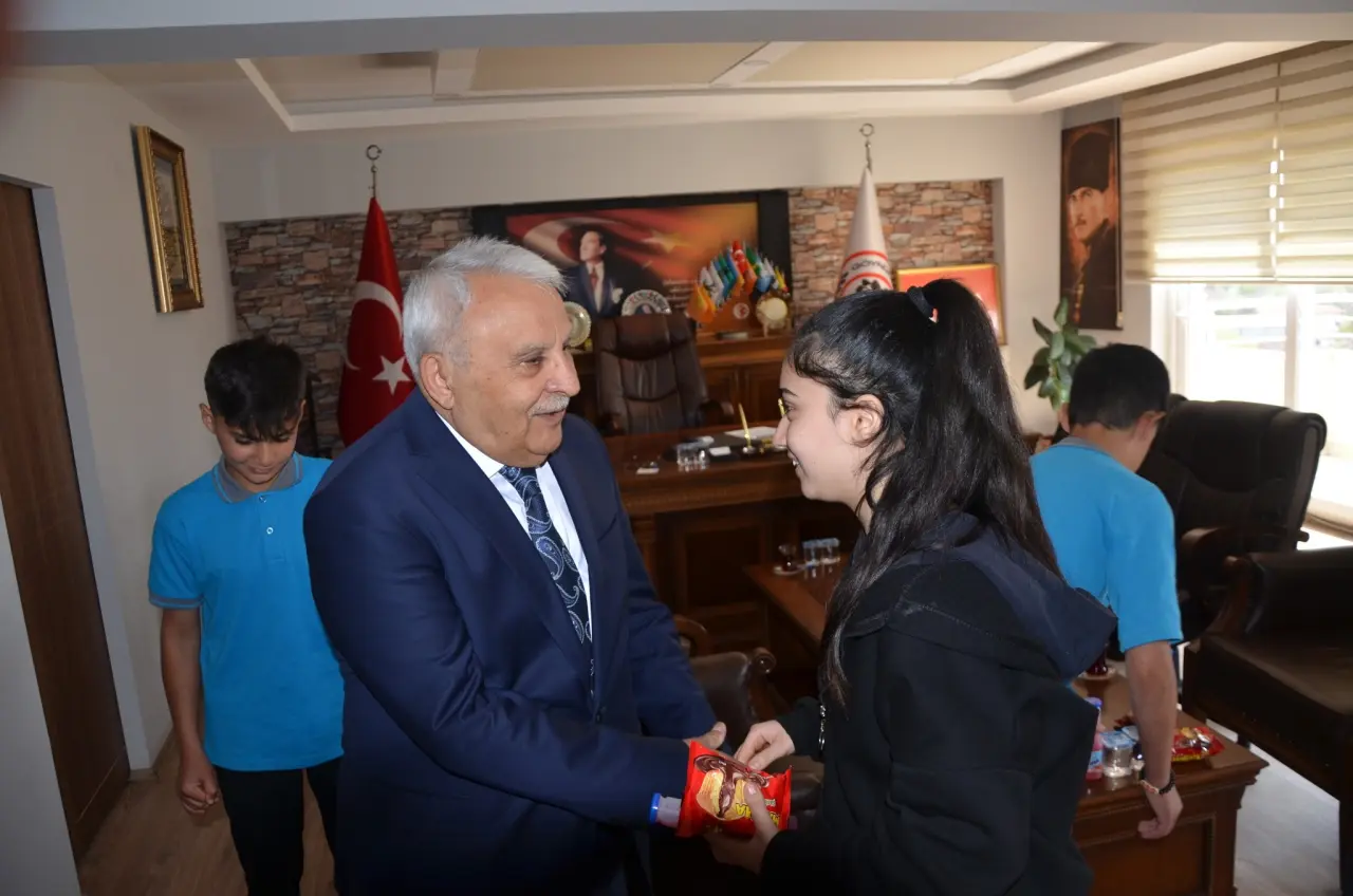 Göynücek’te Makam Koltuğu 23 Nisan’da Çocukların Oldu! 2