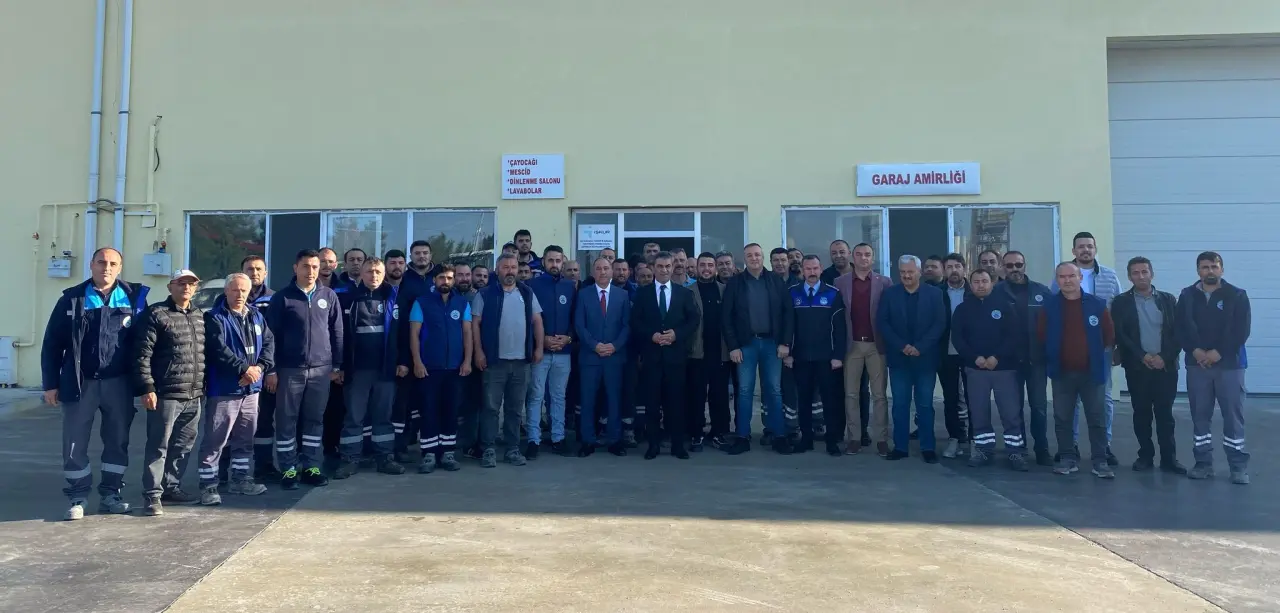 Başkan Uzun, Bayram Tatili Sonrası Personelle Bayramlaştı 3