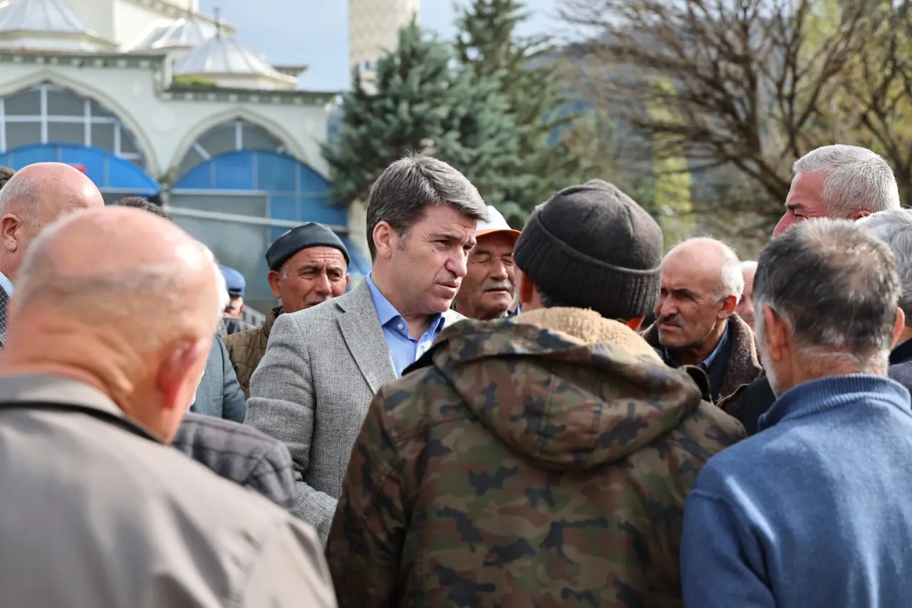 Amasya Valisi Önder Bakan Kaleköy’de Üreticilerle Buluştu: Zirai Donla İlgili Bilgilendirme Yapıldı 1